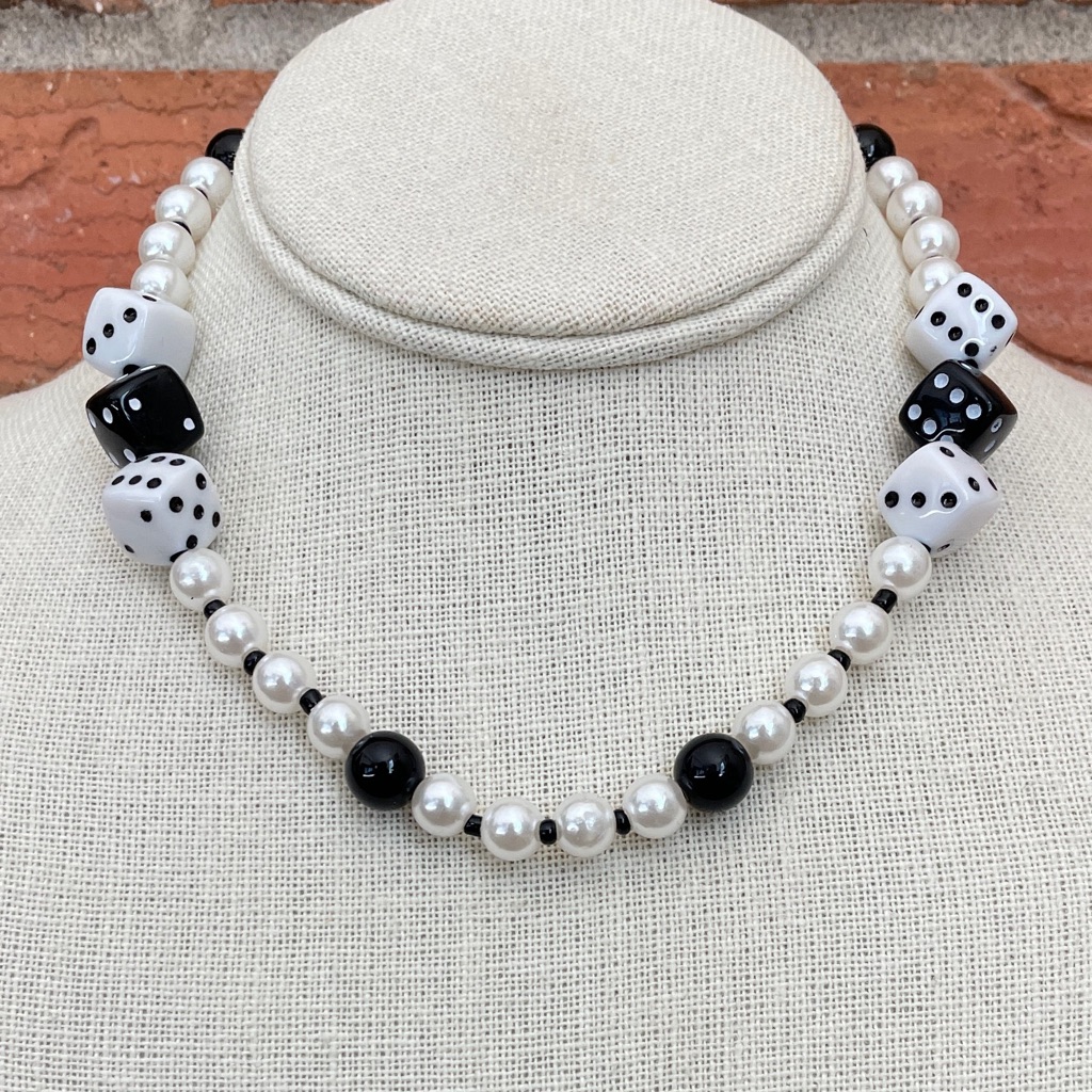 Faux Pearl Choker Necklace With Dice